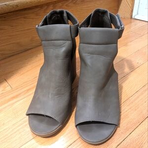 Cut-out Chunky Heels